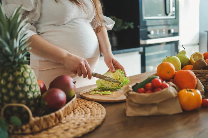Roh-vegane Schwangerschaftsernährung